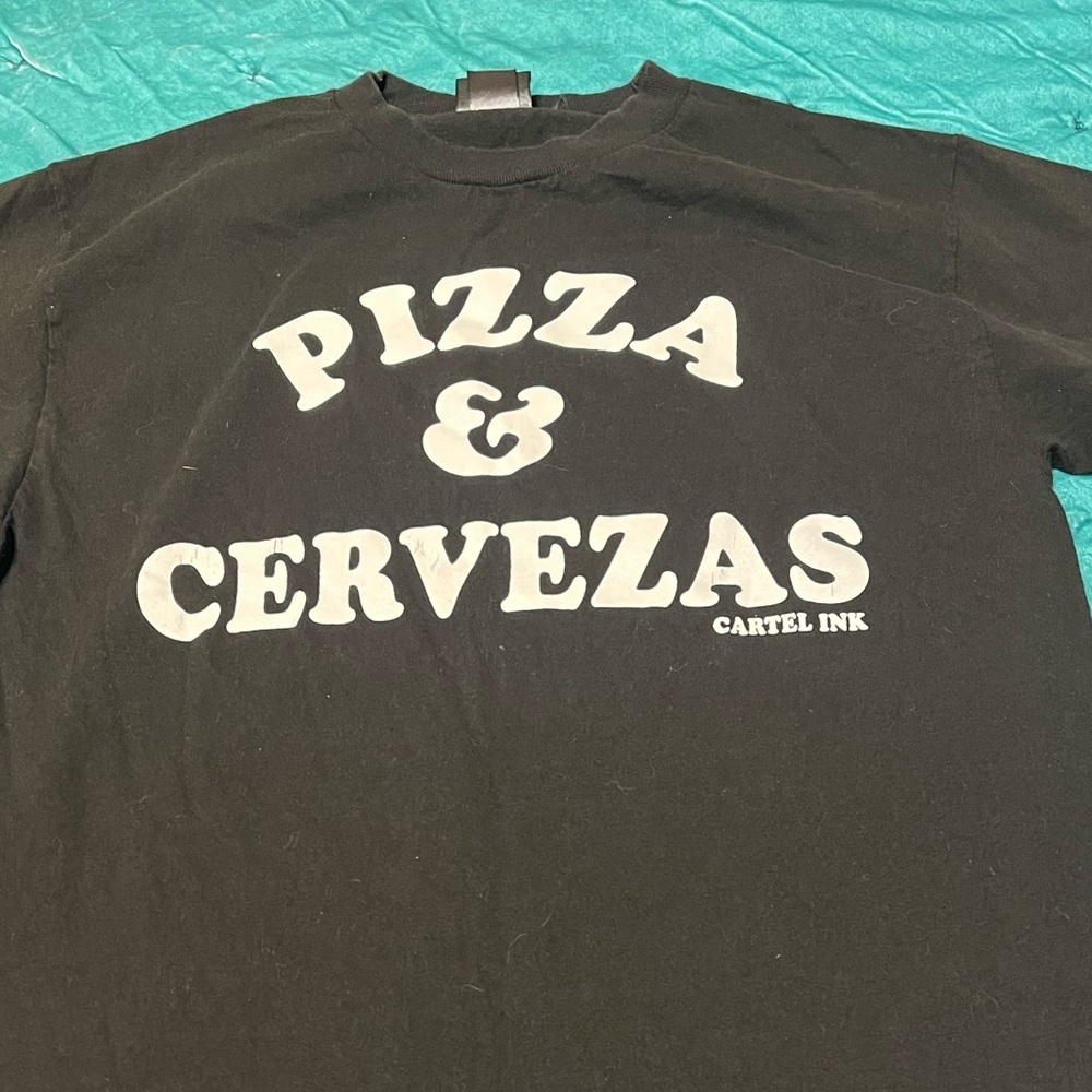 Cartel Ink Pizza and cervezas T-shirt - Picture 3 of 3